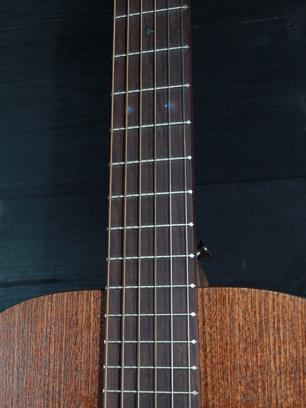 Martin 000 Jr E Sapele Junior Series Solid Wood Acoustic-Electric Guitar