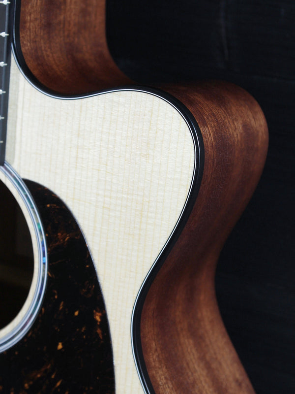  Martin 000C Jr-E acoustic-electric guitar top sides cutaway