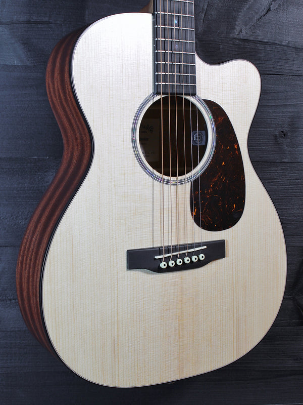 Martin 000C Jr-E acoustic-electric guitar top glamour shot
