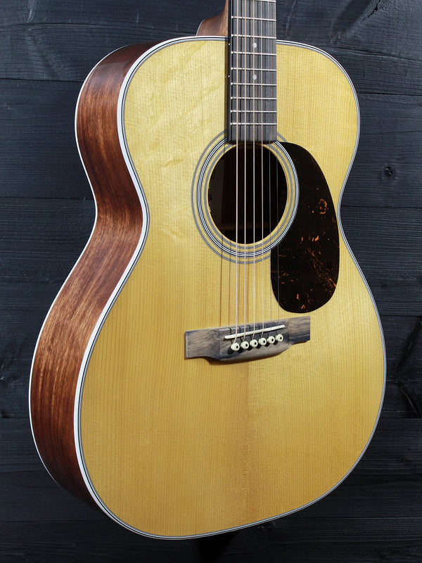 Solid torrefied spruce top on Martin 000E Retro Plus Granadillo glamour shot