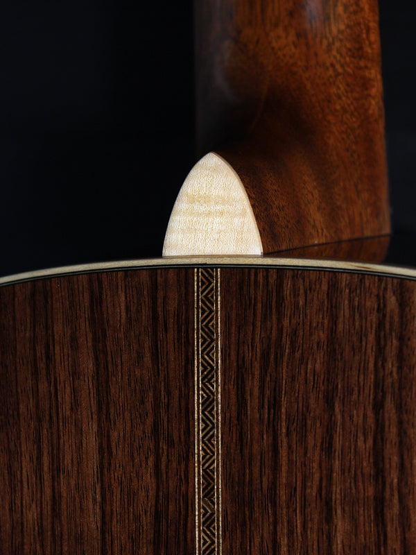 Martin 0012-28 Modern Deluxe 00 12-fret acoustic guitar maple heel cap