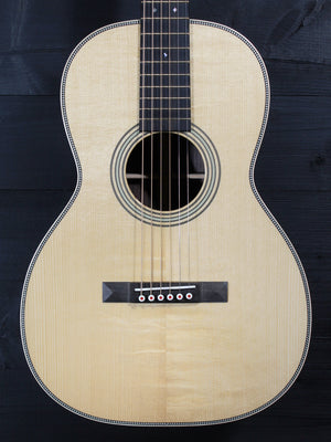 Martin 0012-28 Modern Deluxe 00 12-fret acoustic guitar close up top