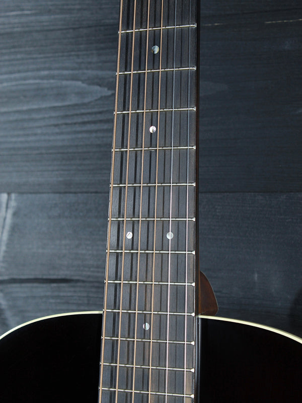 Martin CEO-7 Acoustic Guitar | Adirondack Spruce & Mahogany 00 Slope Shoulder