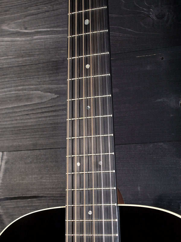 Martin CEO-7 Ebony Fretboard with dot inlay