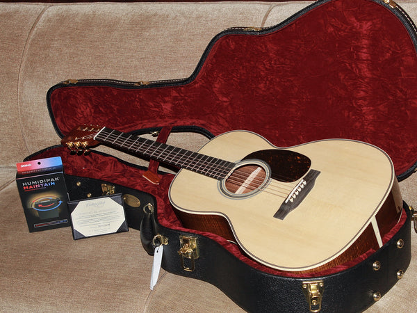Martin Custom Shop 000 12-Fret at Tobias Music