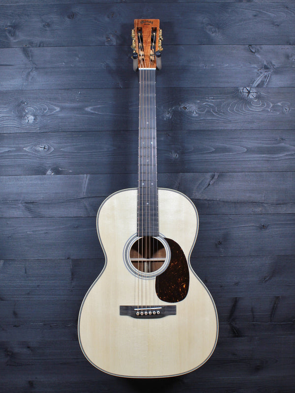 Certified European High Altitude Swiss Spruce top on Martin Custom Shop 000