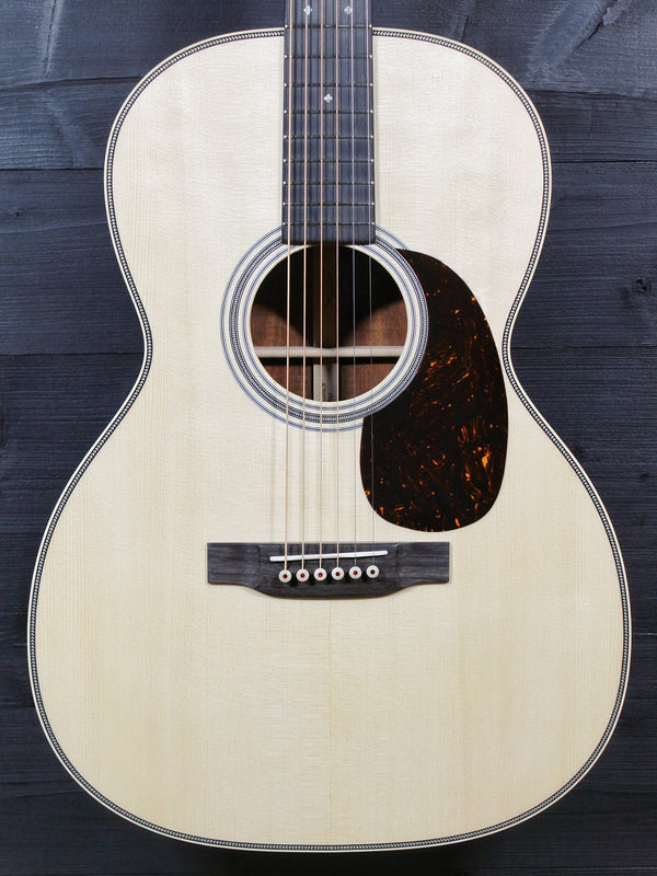 Certified European High Altitude Swiss Spruce top on Martin Custom Shop 000