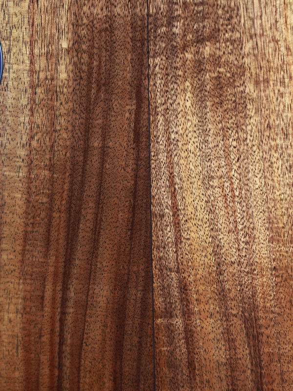 Martin Custom Shop 0-18K2 CFM IV all Hawaiian koa 12-fret acoustic guitar Close up koa grain