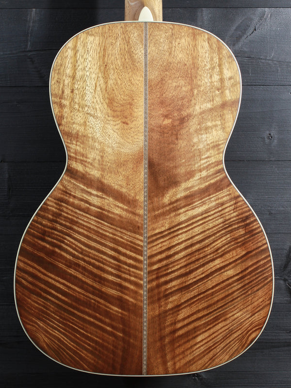 Martin Custom Shop 000-28K 1921 — All-Solid Hawaiian Koa Custom Shop Editions