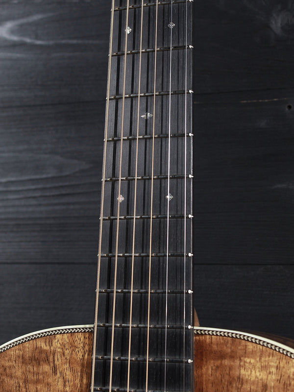 Martin Custom Shop 000-28K 1921 — All-Solid Hawaiian Koa Custom Shop Editions