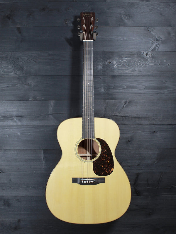 Martin Custom Shop 0000/M full view front acoustic guitar with Sinker Mahogany back and sides and Certified European Spruce top