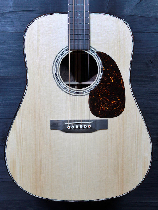 Martin Custom Shop Expert HD28 Style Wild Grain Rosewood Dreadnought Acoustic Guitar