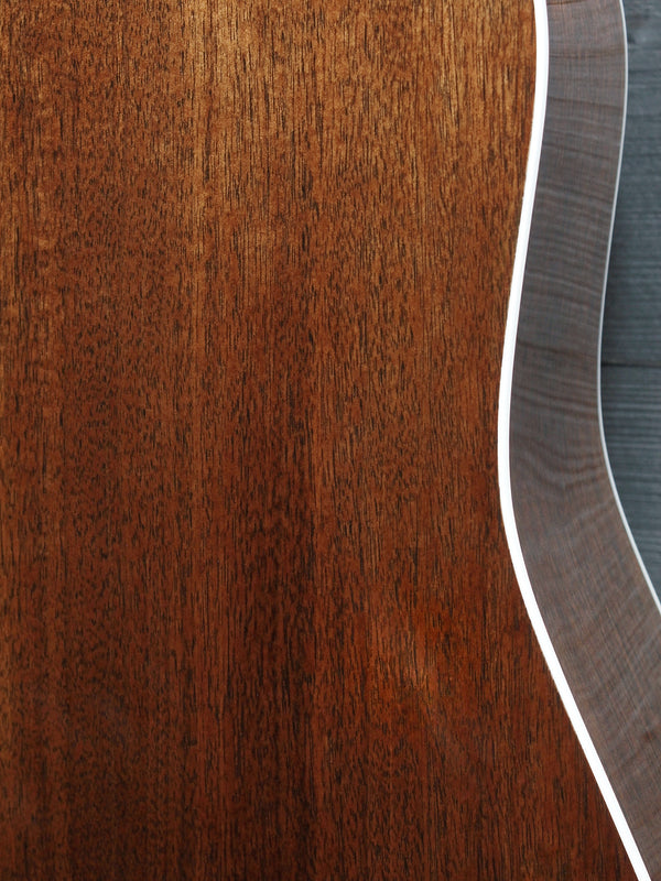Martin D-13E solid walnut back acoustic guitar Wood grain