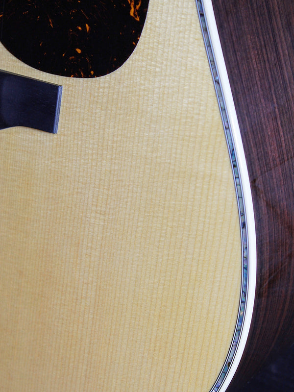 Martin D-41 spruce top with abalone top inlay