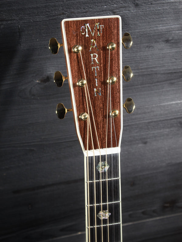     Martin D-41 Martin headstock detail And tuners
