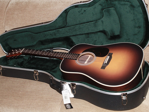 Martin D-28 Satin 1935 Sunburst with hardshell case