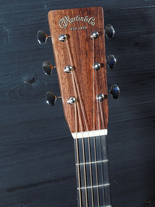 Martin D-28 Satin 1935 Sunburst with Headstock and tuners