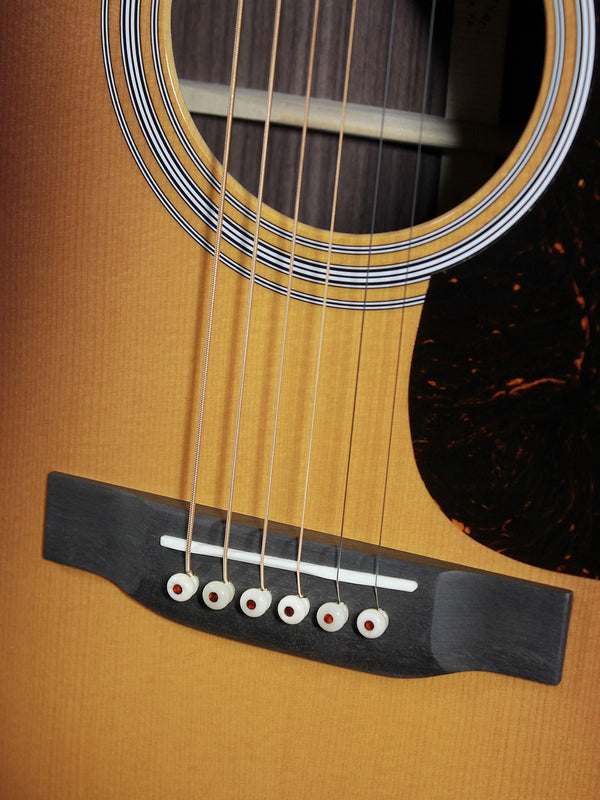 Martin D-28 1935 Sunburst solid Sitka spruce top with bridge and saddle