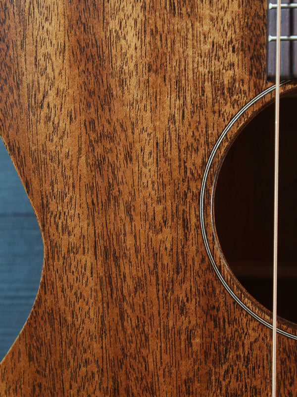 Martin 000-15M Mahogany Satin Finish  - All Solid Wood Made-in-USA Acoustic Guitar