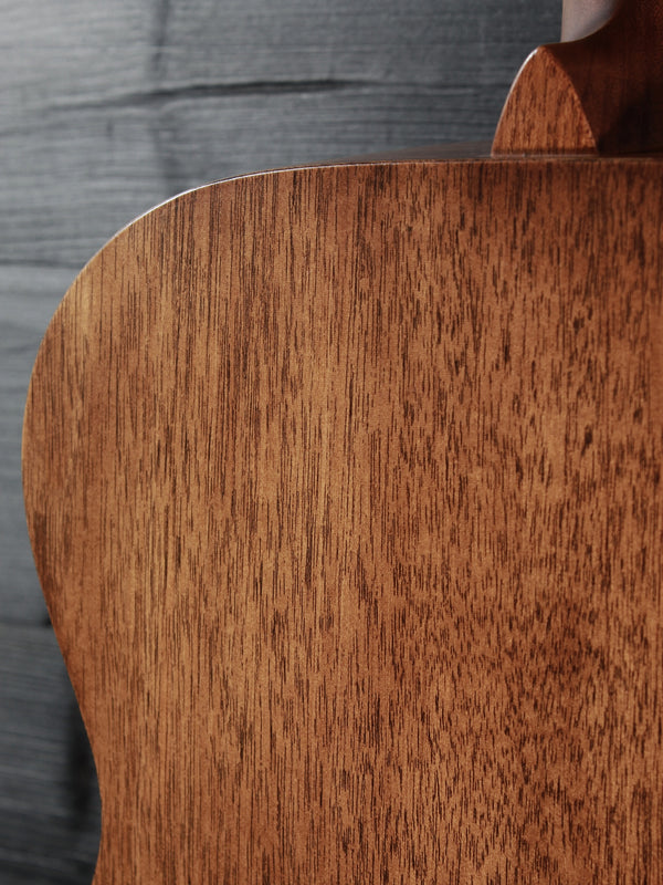 Martin 000-15M Mahogany Satin Finish  - All Solid Wood Made-in-USA Acoustic Guitar