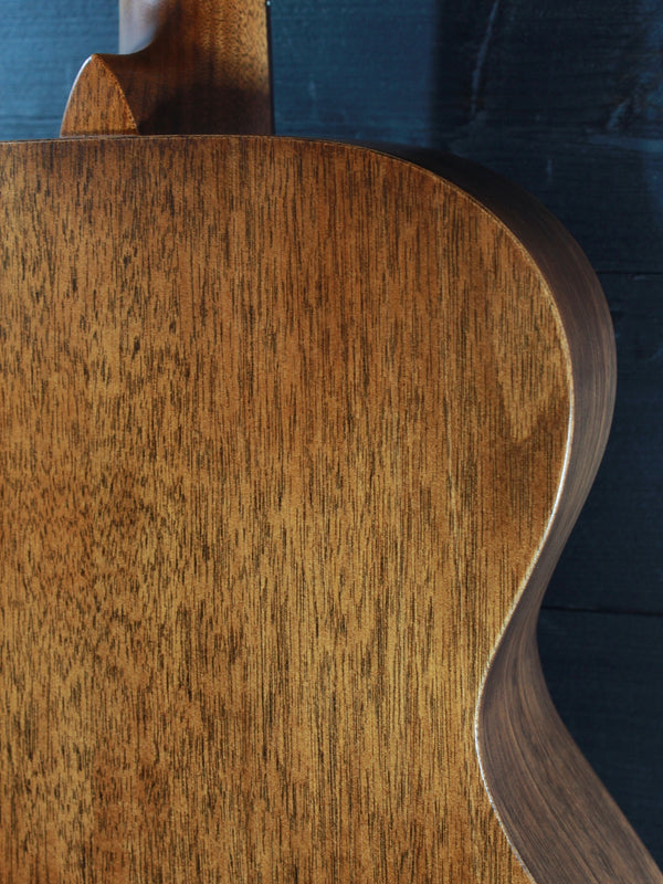 Martin 000-15M Mahogany Satin Finish  - All Solid Wood Made-in-USA Acoustic Guitar