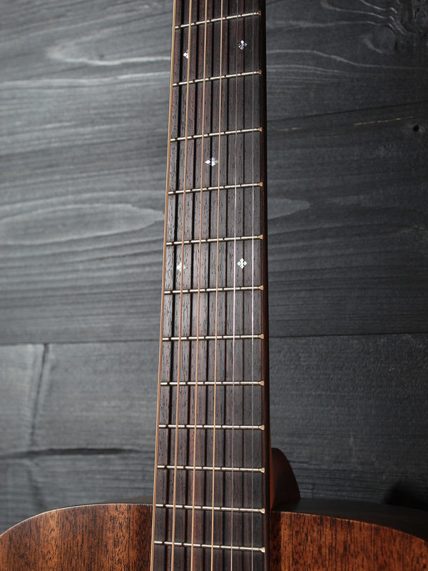 Martin 000-15M Mahogany Satin Finish  - All Solid Wood Made-in-USA Acoustic Guitar