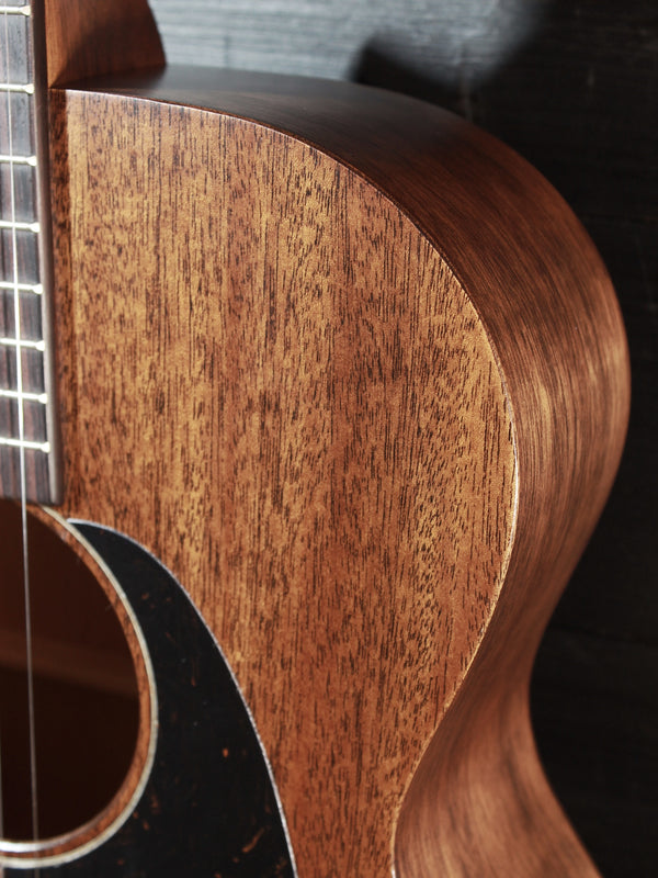 Martin 000-15M Mahogany Satin Finish  - All Solid Wood Made-in-USA Acoustic Guitar