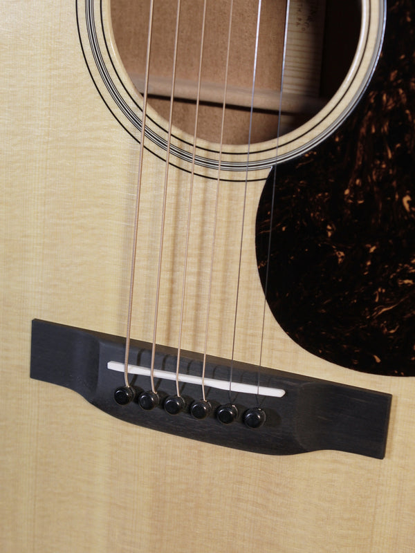 Martin 000-18 Acoustic Guitar – Solid Spruce & Solid Mahogany | Made in USA | Includes Hardshell Case
