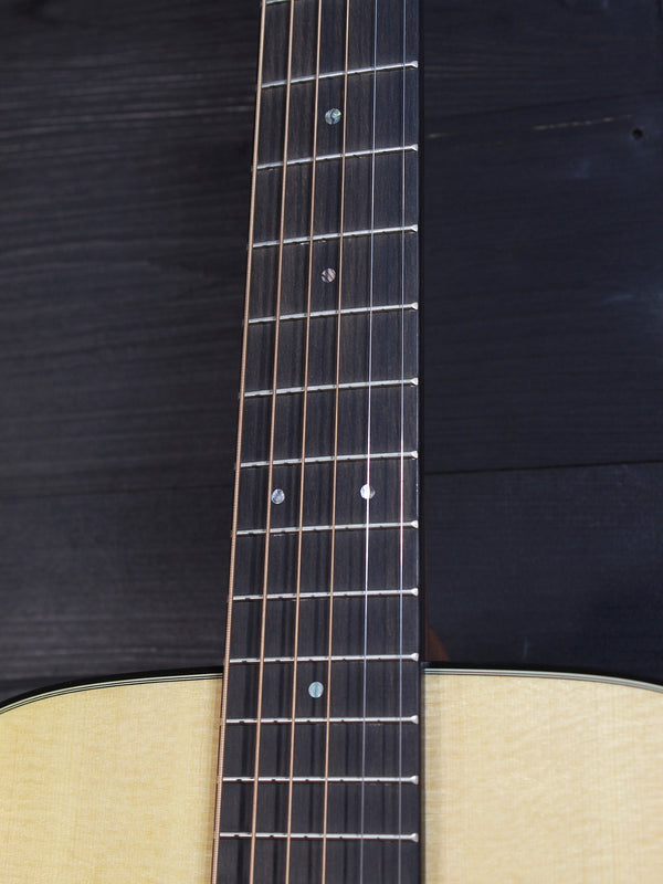 Martin 000-18 Acoustic Guitar – Solid Spruce & Solid Mahogany | Made in USA | Includes Hardshell Case