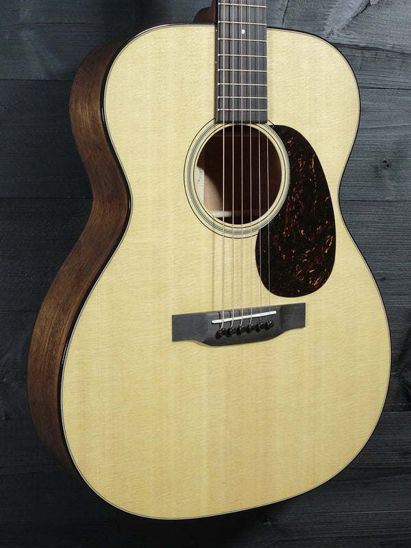 Martin 000-18 Acoustic Guitar – Solid Spruce & Solid Mahogany | Made in USA | Includes Hardshell Case