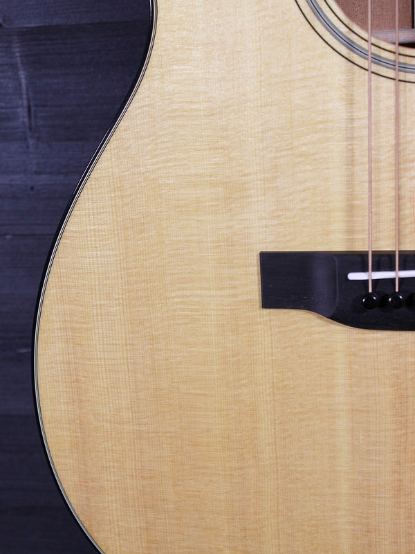 Martin 000-18 Acoustic Guitar – Solid Spruce & Solid Mahogany | Made in USA | Includes Hardshell Case