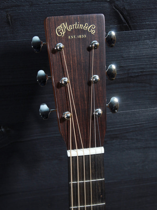 Martin 000-18 Acoustic Guitar – Solid Spruce & Solid Mahogany | Made in USA | Includes Hardshell Case