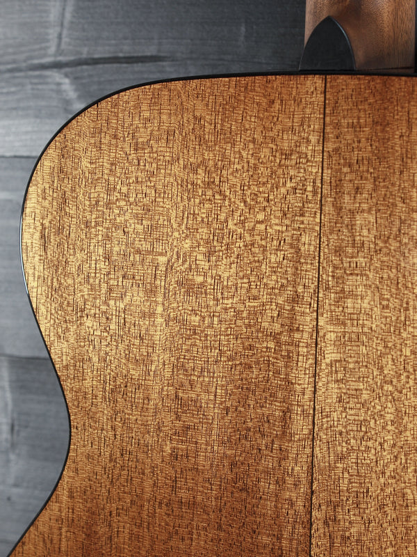 Martin 000-18 Acoustic Guitar – Solid Spruce & Solid Mahogany | Made in USA | Includes Hardshell Case