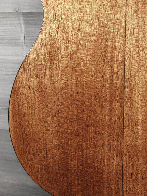 Martin 000-18 Acoustic Guitar – Solid Spruce & Solid Mahogany | Made in USA | Includes Hardshell Case