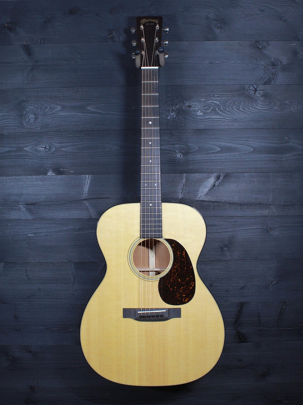 Martin 000-18 Acoustic Guitar – Solid Spruce & Solid Mahogany | Made in USA | Includes Hardshell Case