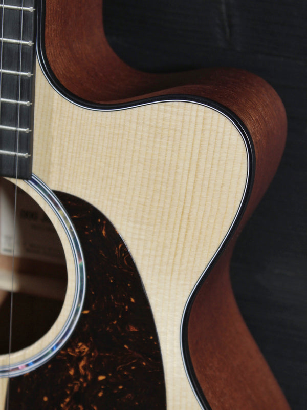 Martin Redesigned 000C Jr E Sapele / Spruce Solid Wood Acoustic-Electric Guitar