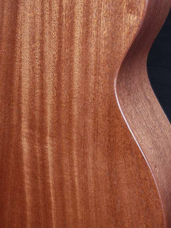 Martin Redesigned 000C Jr E Sapele / Spruce Solid Wood Acoustic-Electric Guitar