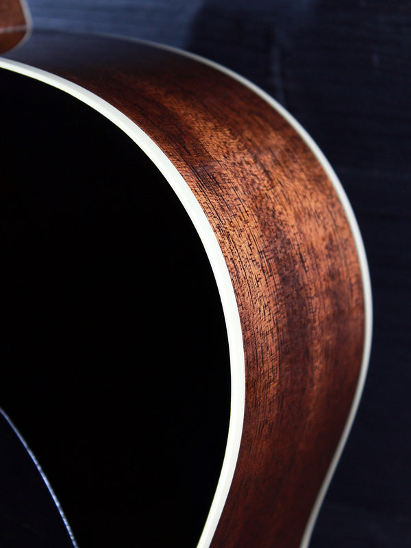 Martin CEO-7 Mahogany / Adirondack 00 Acoustic Guitar