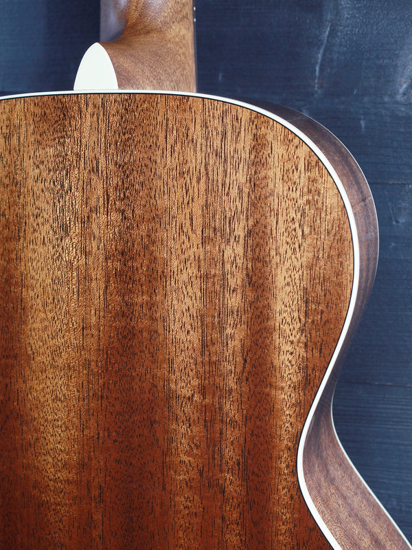 Martin CEO-7 Mahogany / Adirondack 00 Acoustic Guitar