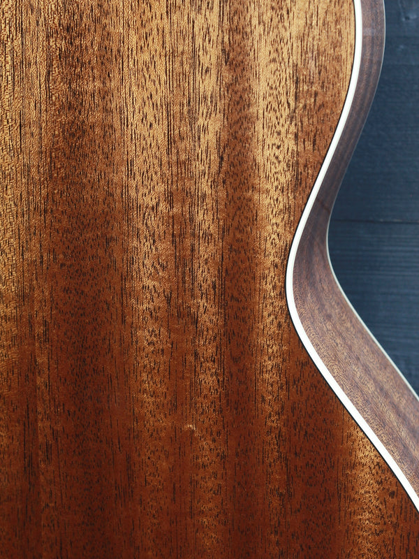 Martin CEO-7 Mahogany / Adirondack 00 Acoustic Guitar