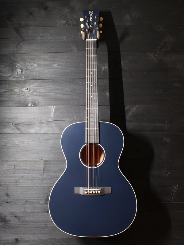 Martin Custom Shop 00-14 Fret SS Navy Blue - Mahogany/Spruce Acoustic Guitar