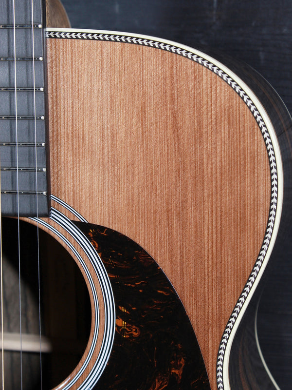 Martin Guitars Custom Shop Expert 000 14-Fret Ziricote / Sinker Redwood Exclusive