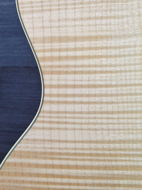 Martin Guitars Custom Shop Grand Performance Flamed Maple / Spruce Acoustic Guitar