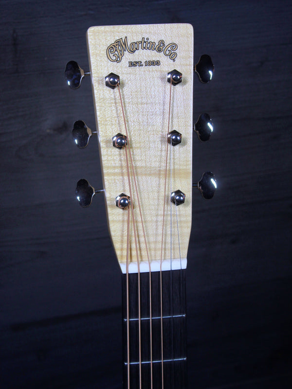 Martin Guitars Custom Shop Grand Performance Flamed Maple / Spruce Acoustic Guitar