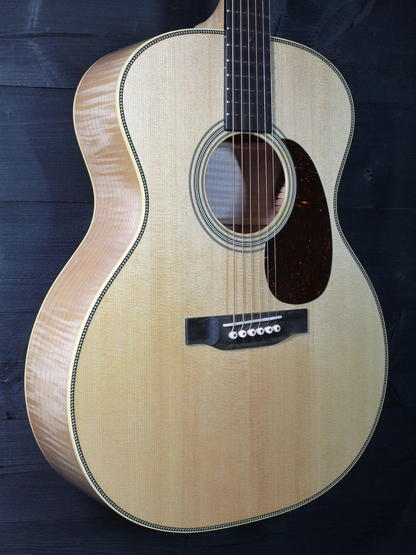 Martin Guitars Custom Shop Grand Performance Flamed Maple / Spruce Acoustic Guitar