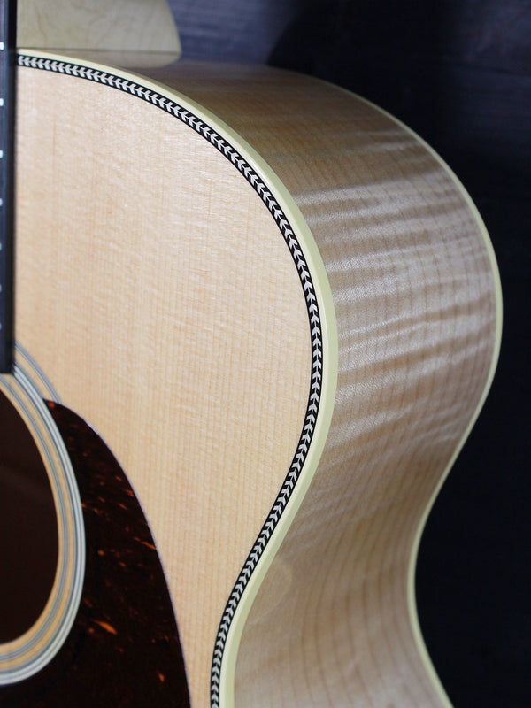 Martin Guitars Custom Shop Grand Performance Flamed Maple / Spruce Acoustic Guitar