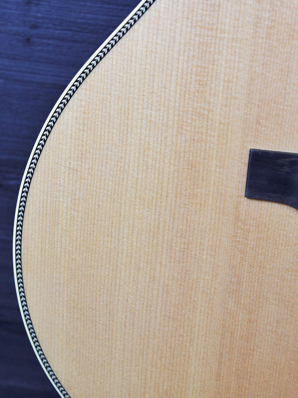 Martin Guitars Custom Shop Grand Performance Flamed Maple / Spruce Acoustic Guitar