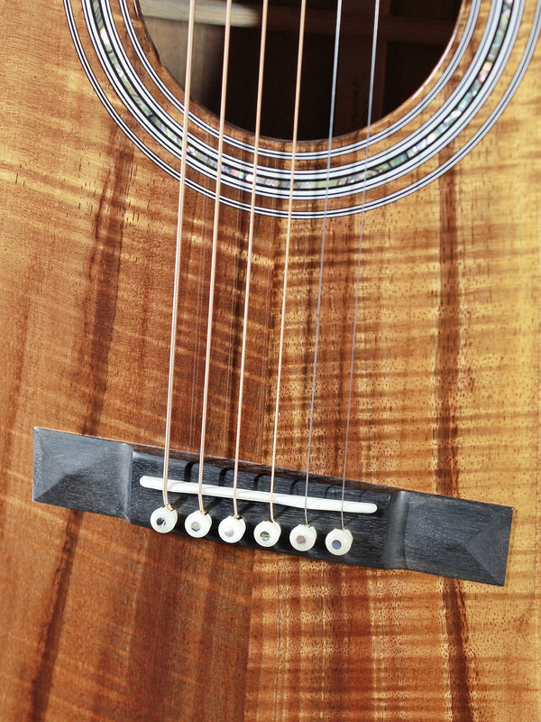 Martin Custom Shop 00 12-Fret Premium Hawaiian Koa Acoustic Guitar