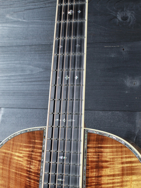 Martin Custom Shop 00 12-Fret Premium Hawaiian Koa Acoustic Guitar