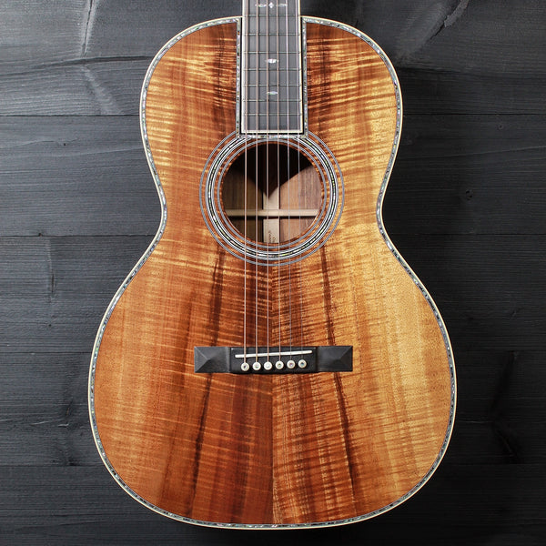 Martin Custom Shop 00 12-Fret Premium Hawaiian Koa Acoustic Guitar